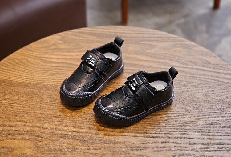 Toddler's Leather Sneakers