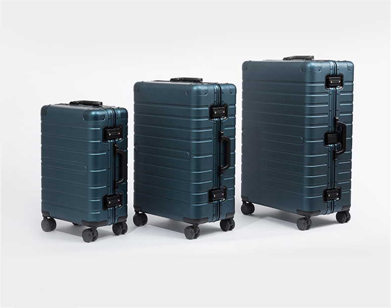 Wheeled Aluminum Travel Suitcase